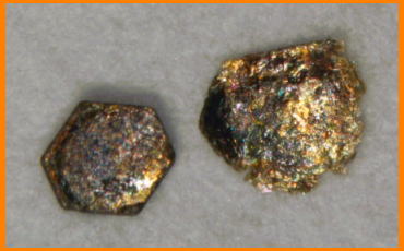 造岩鉱物　火山灰　黒雲母　有色鉱物